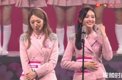 被吴宣仪坐大腿扭臀 孟美岐一巴掌打下去崩了