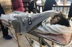 徐冬冬割肩膀粉瘤险丧命 失血过多急送抢救