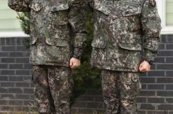 BIGABGN太阳与大声完成兵役 一起退伍感谢粉丝