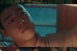 李玹雨一退伍就拍IU《above the time》MV 4元素藏8年故事