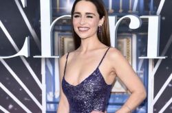 艾米莉亚克拉克推掉《格雷》女主角 龙妈因裸戏有阴影