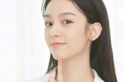 演员周也哪里人家庭背景 隐藏的宝藏女孩身份不一般