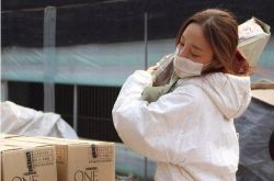 具荷拉爱护小动物 生前救援行动曝光