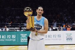 高以翔20岁鲜肉模样曝光 阳光灿烂露齿笑再也看不到了