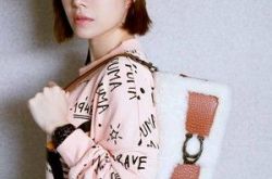 徐怀钰当年有多红 隐身多年后秀神级美腿