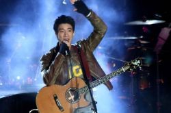 王力宏代言娃哈哈20年 因年纪大被解约高EQ回应