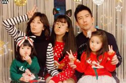 梧桐妹高清无码照曝光 贾静雯圣诞照一家五口幸福