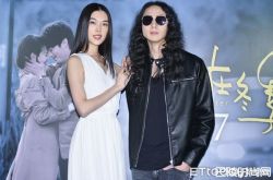 霍建华片场3美女包围 林心如探班喂食