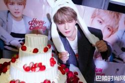 金在中回归倒数8天开刀 左手打石膏入院伤照曝光