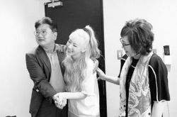 生日当天爸骤逝 泰妍坚强发文不会忘记