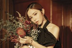 邓紫棋手指惊人凹折 挑战人体极限