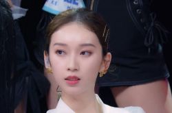 刘令姿身高年龄哪里人 身材高挑的不完美女孩