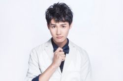 郑业成长相分析 可帅可甜外表惊艳众人 