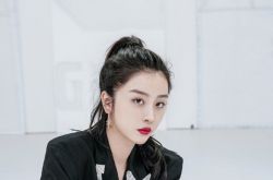 赵小棠是什么公司的？“臭脸王”爆公司后台实力硬