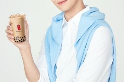 SF9路云成为贡茶代言人 代言照公开