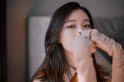 倪妮五官分析 治愈系美女尽显高级美