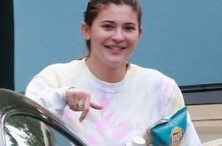 凯莉·詹娜素颜照片曝光 