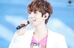 EXO伯贤生日快乐 身高资料家境介绍