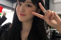 (G)I-DLE舒华出道2年首挑战短刘海 清新少女感爆棚美翻了