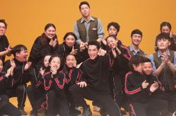 萧敬腾新歌化身猴子大展野性 号召10位小孩齐跳抖肩舞