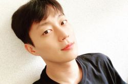 HIGHLIGHT斗俊7月底SOLO出道