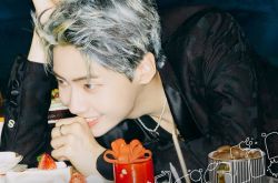 李镇赫全新迷你专辑《SPLASH!》回归