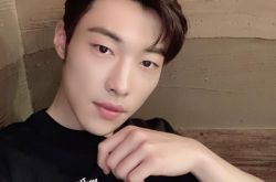 禹棹焕6日现役入伍 李敏镐送祝福