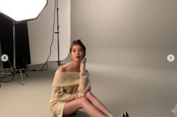 162公分IU逆天长腿辣爆  裤子太短完整美腿被看光光