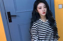 THE9喻言惨被搂腰骚扰 助理反应太慢了