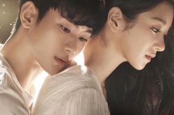 徐睿知低胸现身 釜日电影节踩裙险跌倒