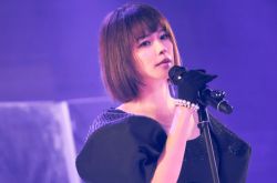 徐若瑄出道30周年开唱 忘情高喊今晚我单身