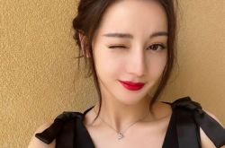 迪丽热巴换了发型像换张脸 太美了