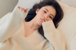 韩素希曝光逆龄清纯短发 掰了性感长发