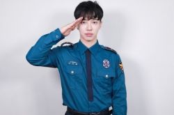 HIGHLIGH第三位退伍成员 起光结束兵役光荣退伍