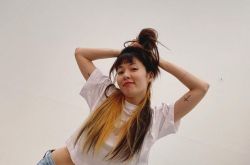 泫雅甜蜜放闪E'Dawn 瘦过头被粉丝担心