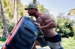 雷神索尔克里斯爆筋狂操肌