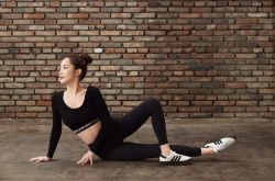 朴敏英紧身衣大秀臀型 好身材三围多少