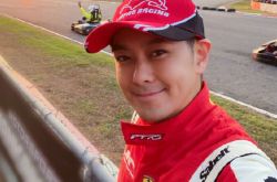 名媛直播开箱林志颖豪宅 客厅惊见F1赛车