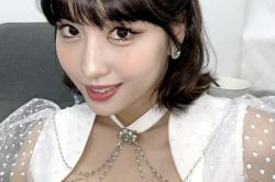 TWICE成员MOMO私照曝光 太累直接昏睡了