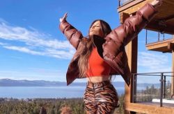 金卡戴珊好身材照片 腰臀比太妖艳了