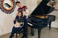 邓紫棋圣诞收男友Mark重礼爆哭