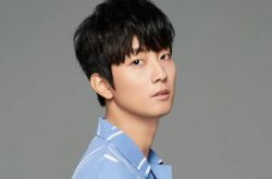 许书豪资料简介 自立门户发新专辑