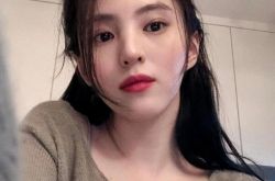 韩韶禧自拍镜子泄玄机 拍夫妇的世界爆红