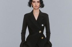 保罗沃克女儿进军时尚圈 深邃蓝眼惊艳众人