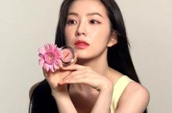 Irene主演电影释出要回归 刚骂哭化妆师分手不买账