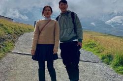 玄彬认爱后首亮相 得奖感言多亏了艺珍