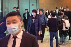 孙耀威直播爆红大翻身 现身活动出动10保镖