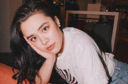 钟丽缇大女儿大秀北半球 浴袍入镜好身材完全不输妈