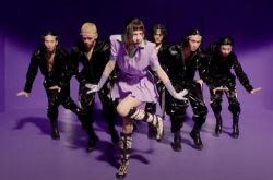 泫雅新歌舞蹈MV曝光 神似《蜡笔小新》森巴舞