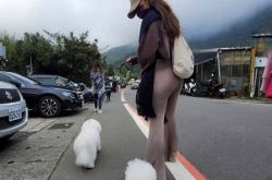 蔡依林爬阳明山 全身包紧翘臀出卖了